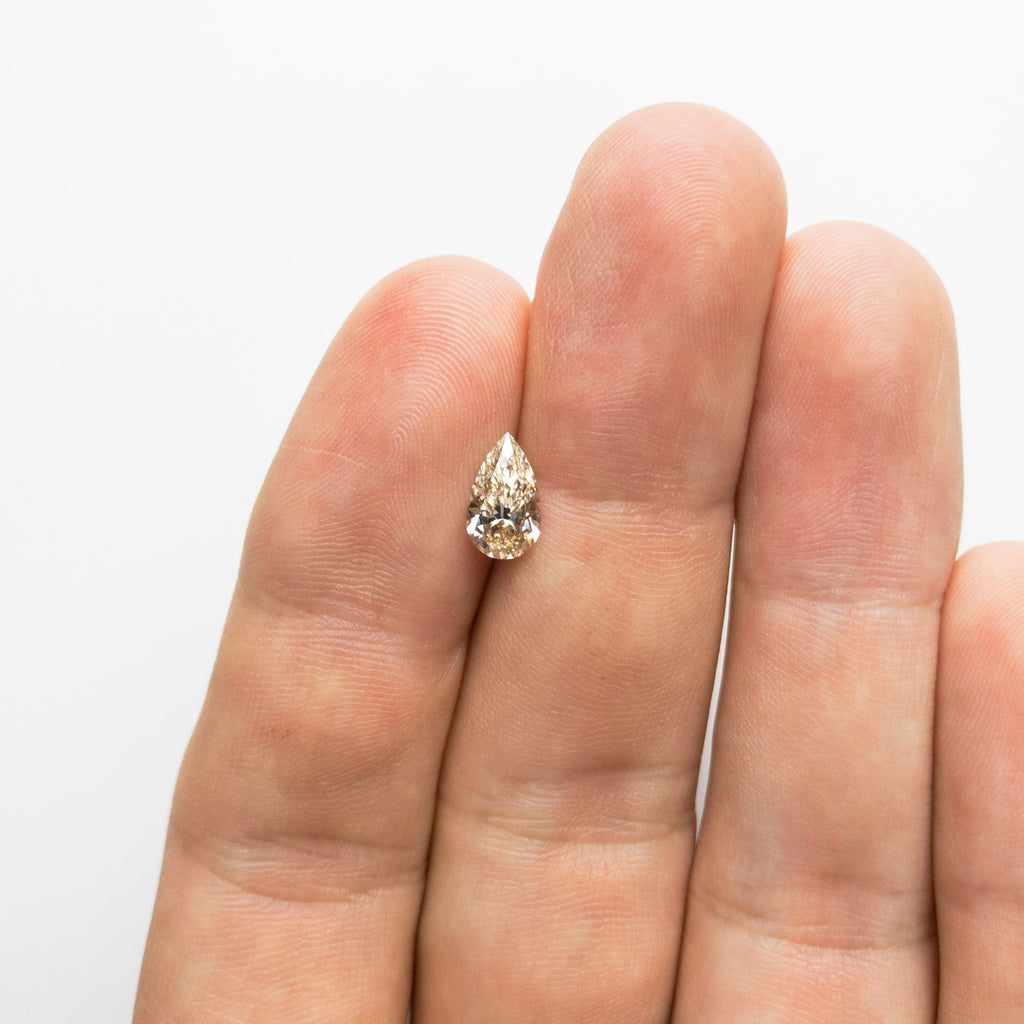 1.00ct 9.08x5.28x3.32mm Pear Brilliant 18257-02 - Misfit Diamonds